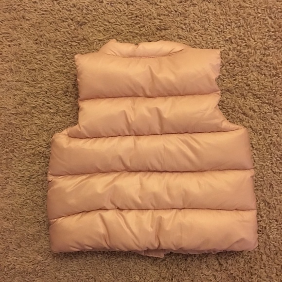 Baby gap pink 2t puffer vest - Picture 2 of 3