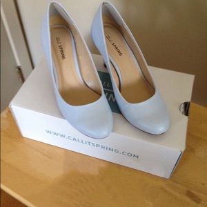 Baby blue low heels pumps
