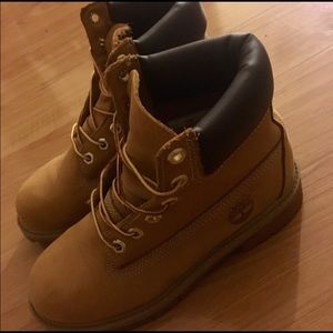 Timberlands size 4 in men ! Great condition!