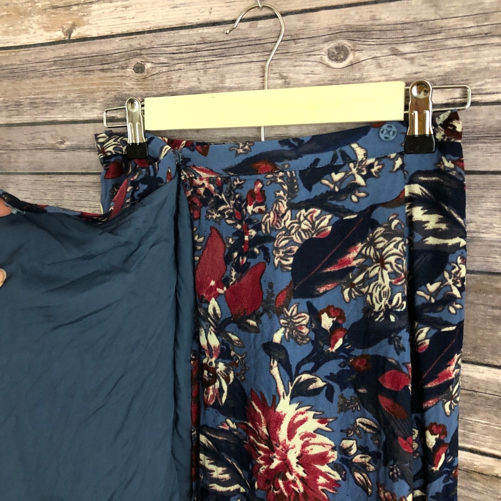 Honey Punch blue vintage floral wrap maxi skirt - Picture 5 of 7