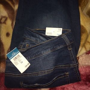 A rue21 jeans pants new never used for 27$