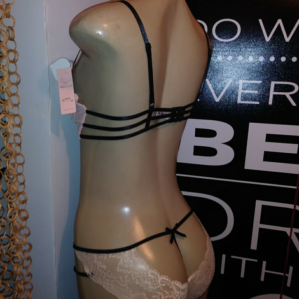 !* Sexy Caged Bra Set*! In Red or Soft Pink - Picture 6 of 8