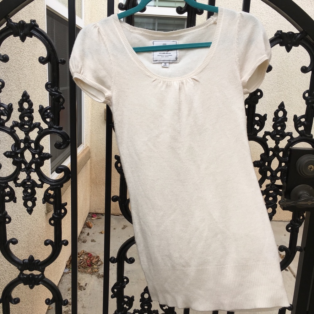 B2G1 ✅ Energie offwhite short sleeved top - S