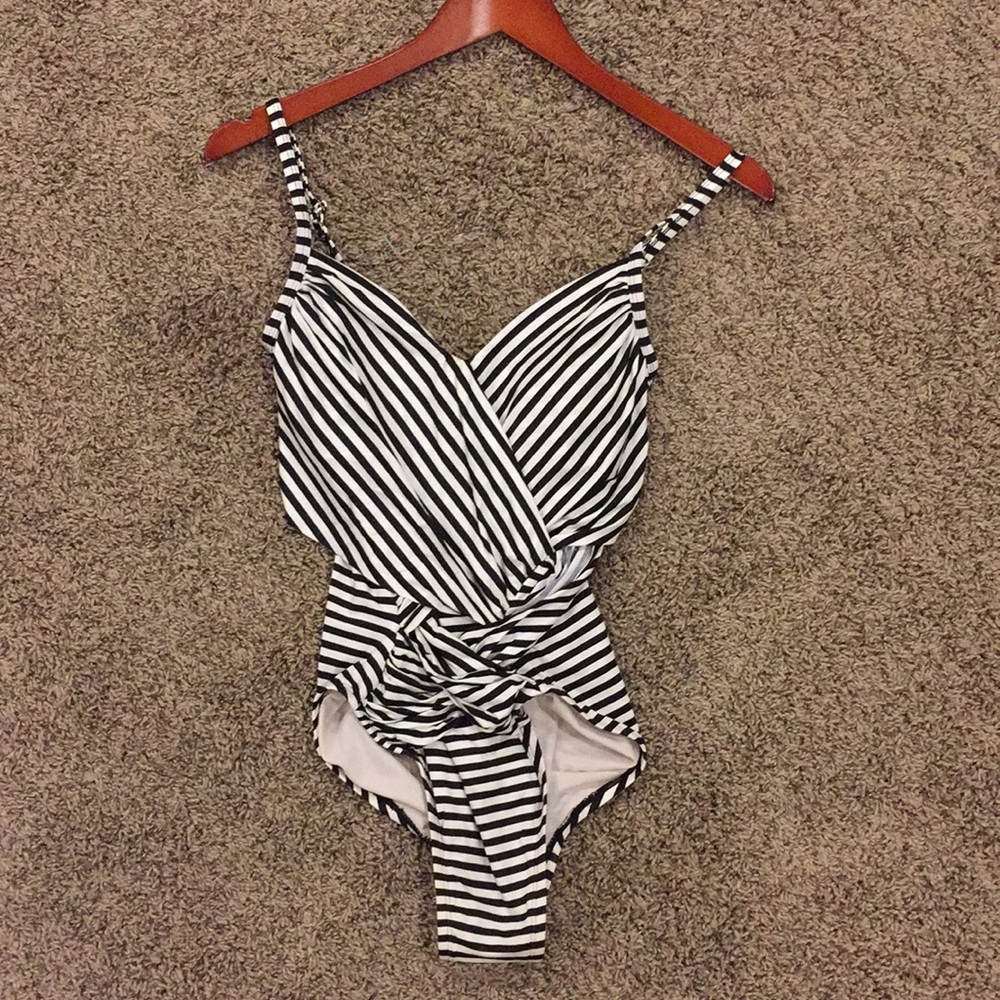 Swim suit