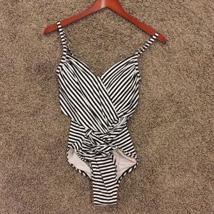 Swim suit