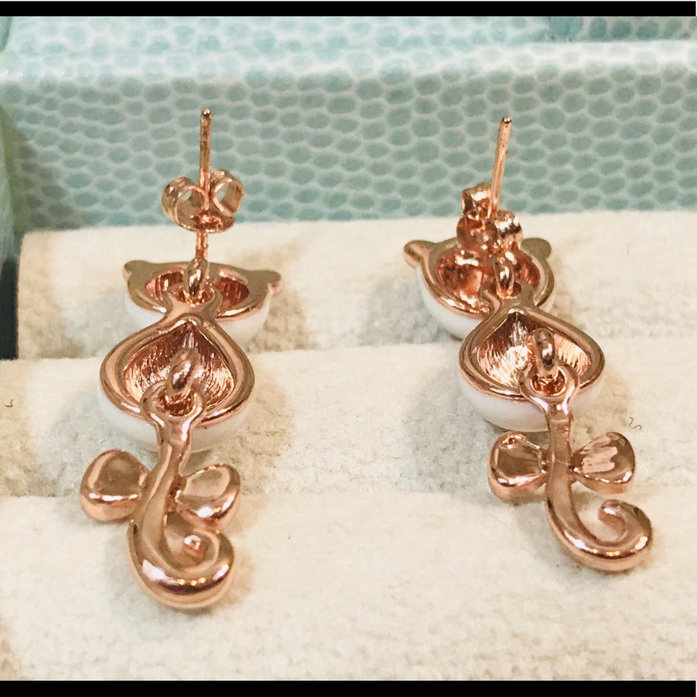 Kitty cat white and rose gold earrings - Picture 3 of 3