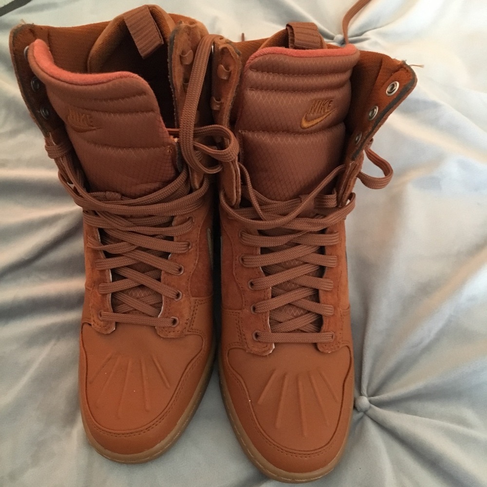 Nike waterproof sky hi dunks wedges size 8