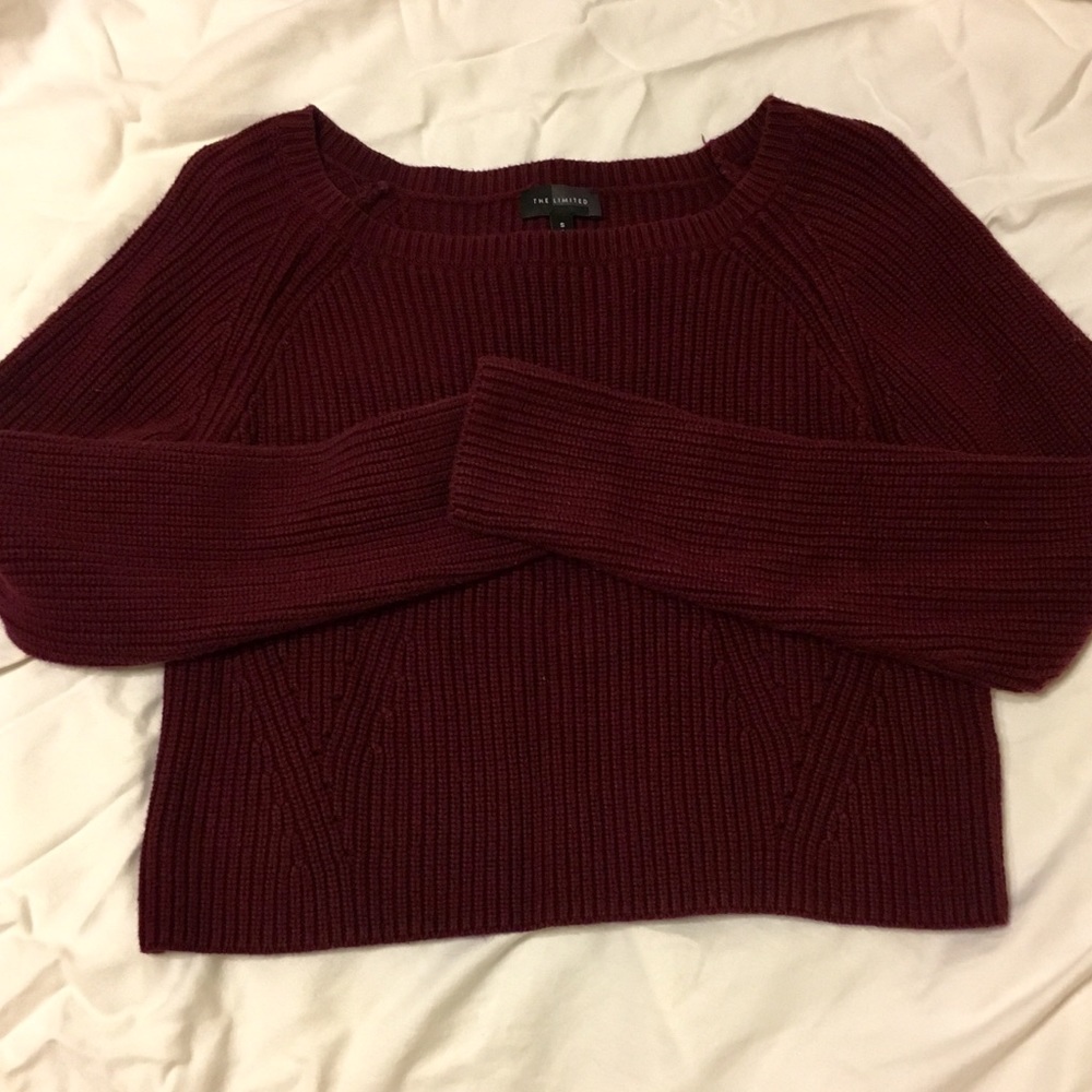 Cropped burgundy sweater