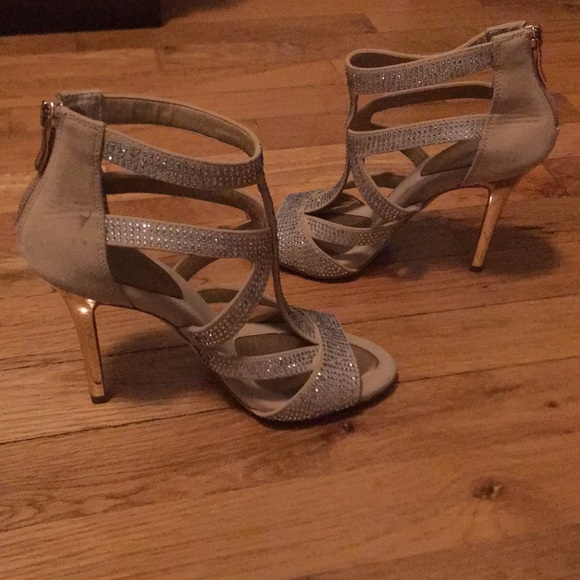 Sandals - Picture 2 of 3