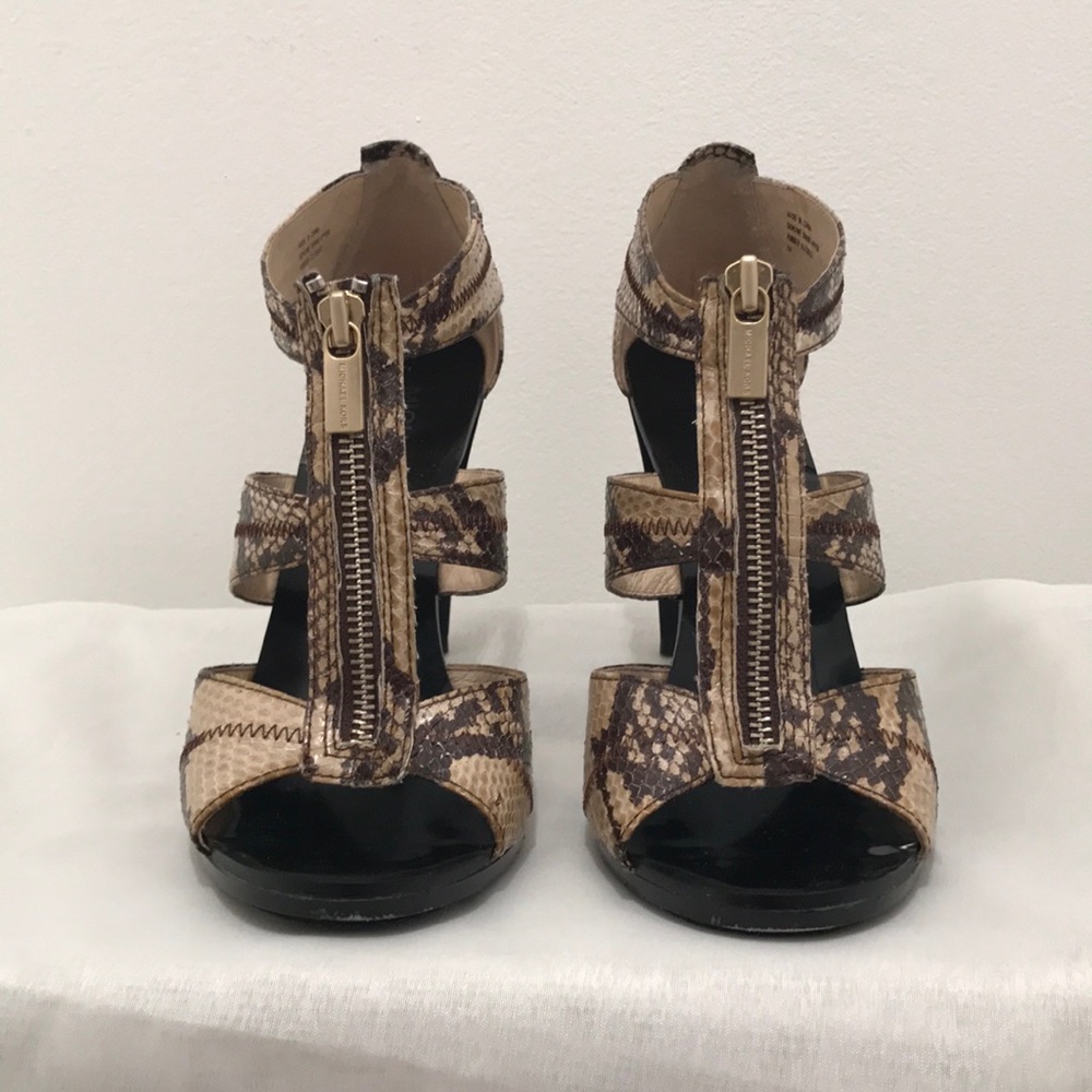 MICHAEL KORS Berkeley T-strap Sandal