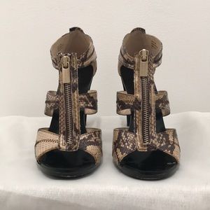 MICHAEL KORS Berkeley T-strap Sandal