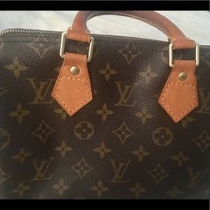 Authentic Louis Vuitton Speedy 25 w/dustbag