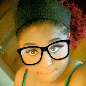 Meet your Posher, Kendra