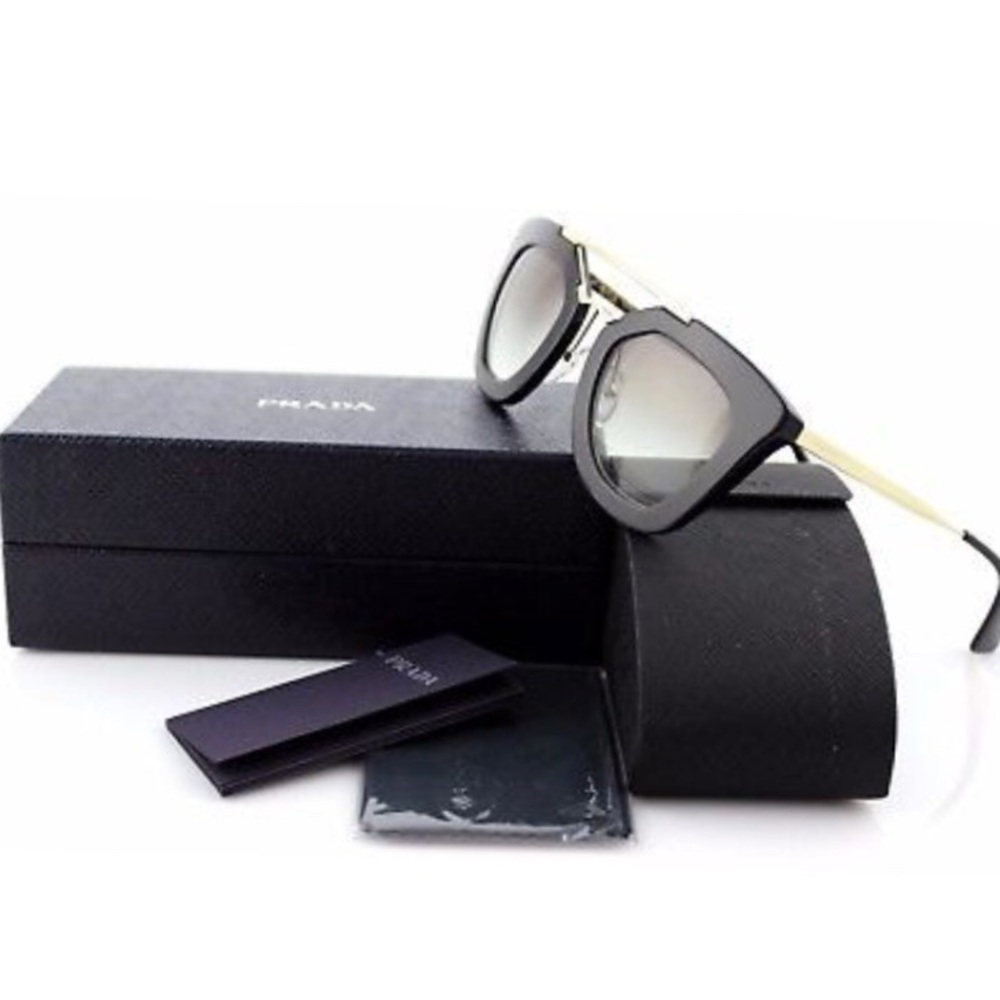 NWT AUTHENTIC Prada Women’s SPR09Q Sunglasses