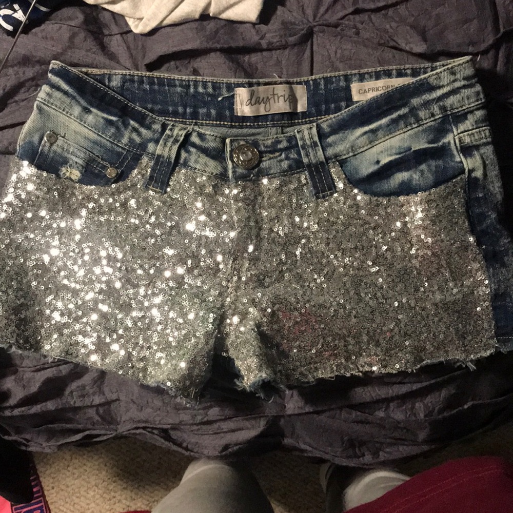 Day trip Capricorn short