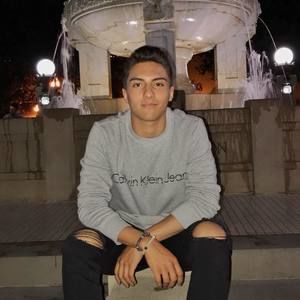 Meet your Posher, Gustavo