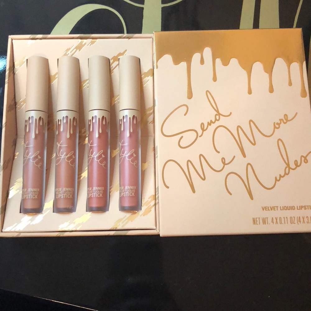 Send Me More Nudes Velvets Kylie Cosmetics