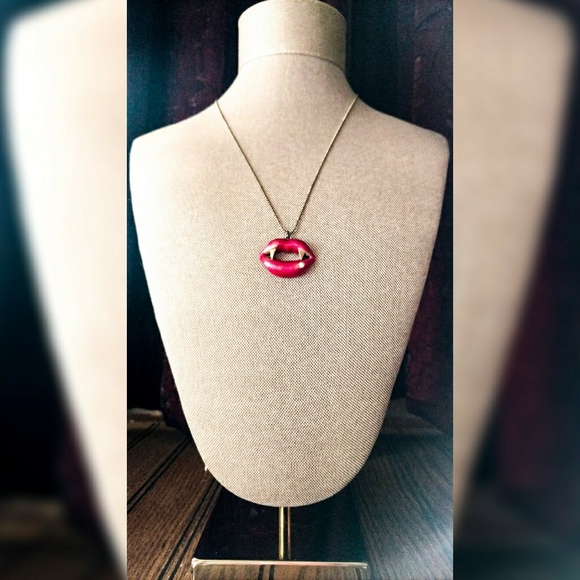 Betsey Johnson Vampire Teeth Necklace - Picture 1 of 3