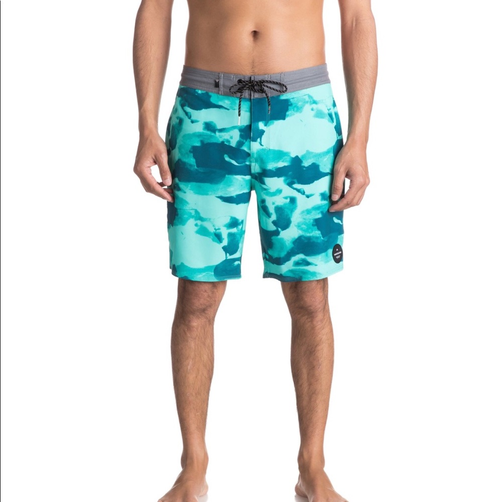 Blue camo new with tags size 32 board shorts