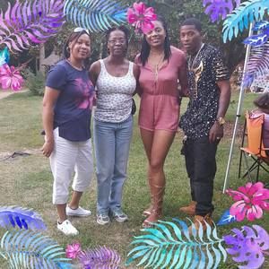 Meet your Posher, Jamesha