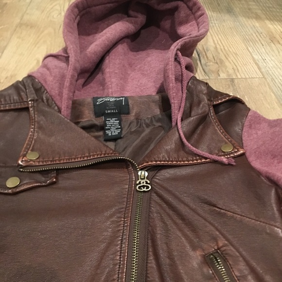 STUSSY Leather Jacket!! - Picture 2 of 3