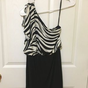 One shoulder formal black/white dress