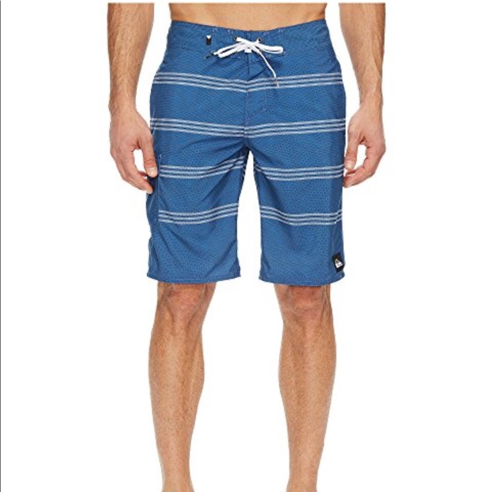 Quicksilver size 32x20 federal blue board shorts