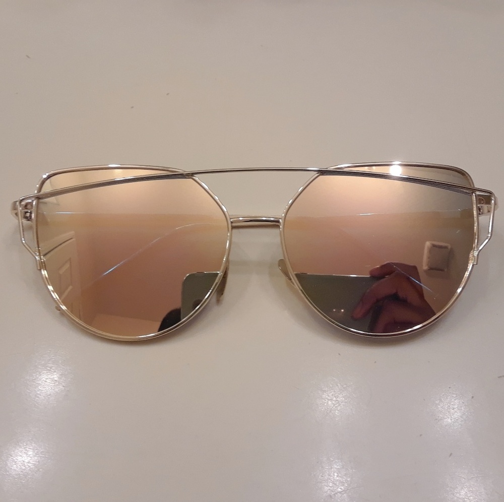 NWT AVIATOR SUNGLASSES