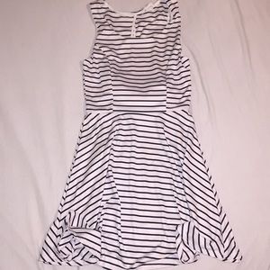 Style Rack white& Blue lines contrast