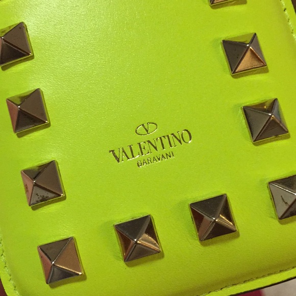 Authentic VALENTINO Rockstud Case/Card Holder - Picture 6 of 7