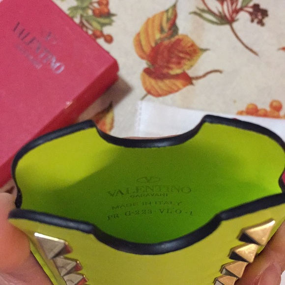 Authentic VALENTINO Rockstud Case/Card Holder - Picture 7 of 7