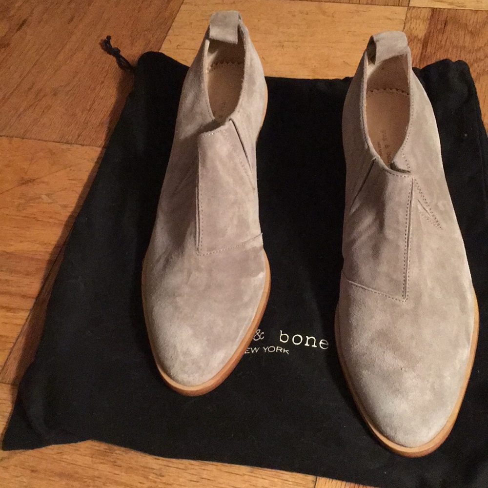 Rag & Bone suede booties!
