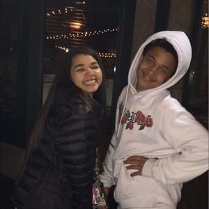 Meet your Posher, Damari