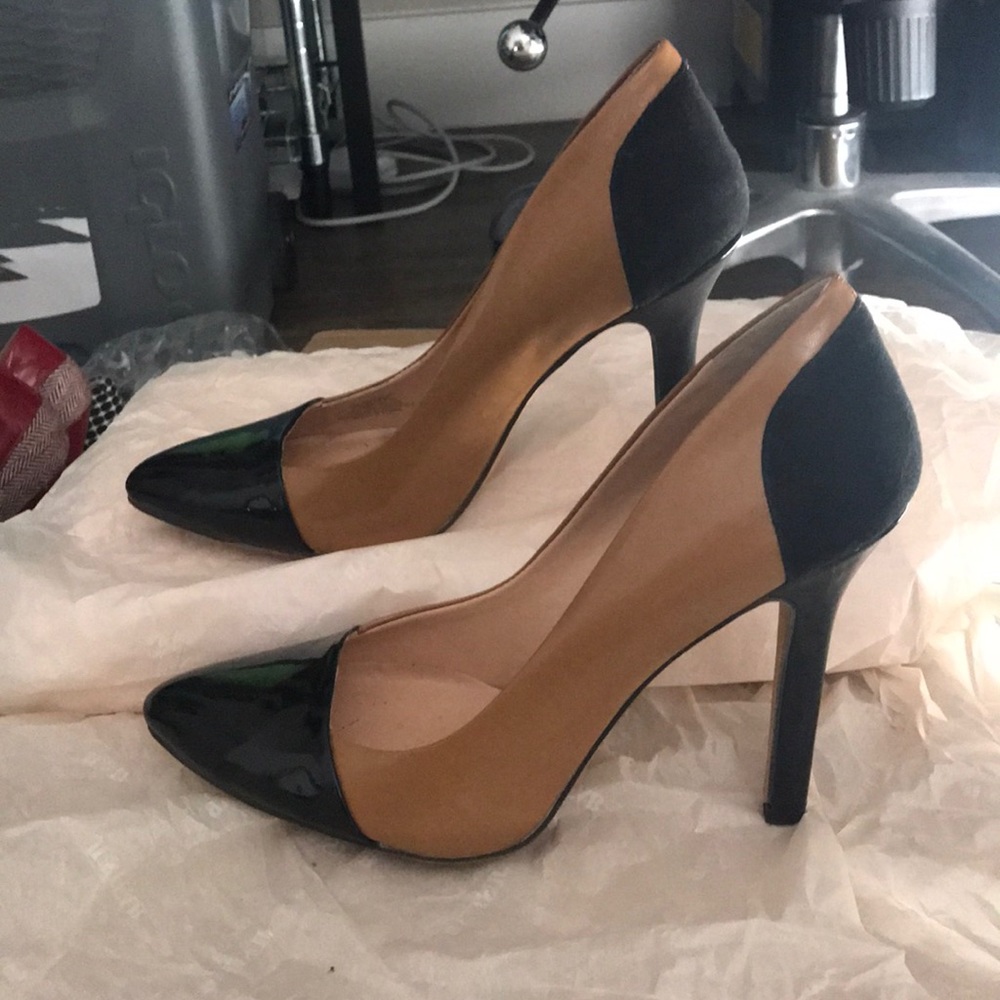 Sole Society x Julianne Hough Black and Tan heels