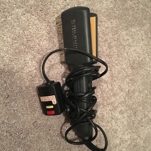 CHI hair straightener