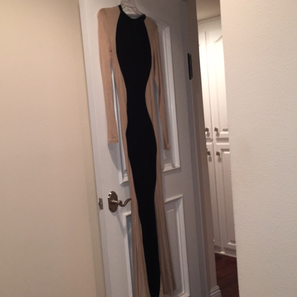 Long Nude/Black Dress!