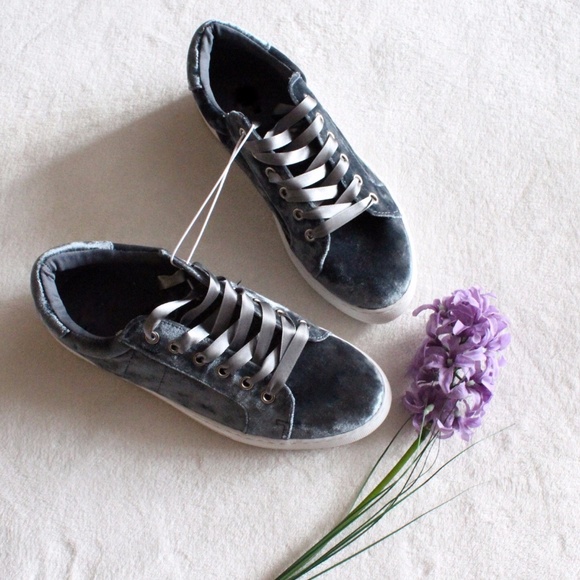 Blue Crushed Velvet Sneaker Shoes Size 8.5 and 9 - Picture 3 of 6