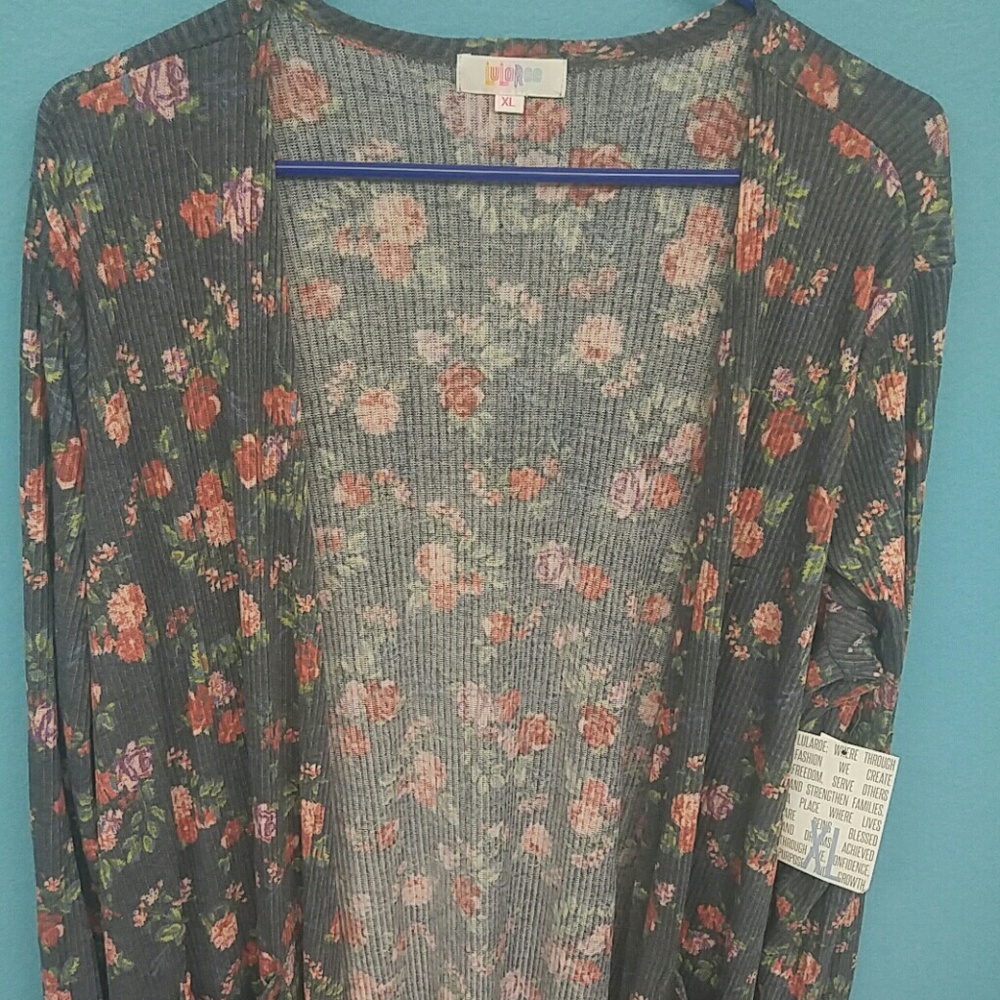 NWT. LuLaRoe XL Sarah duster. Grey with floral.