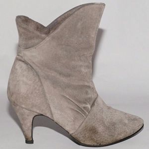 Vintage gray suede bootie sz 6