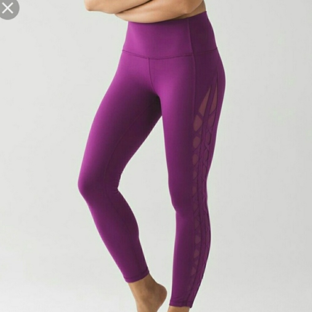 Lululemon Essintial Rythum leggings size 4