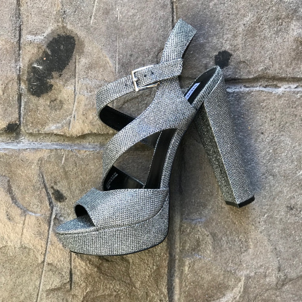 Chunky Heel Silver Platform Sandal - Picture 5 of 7