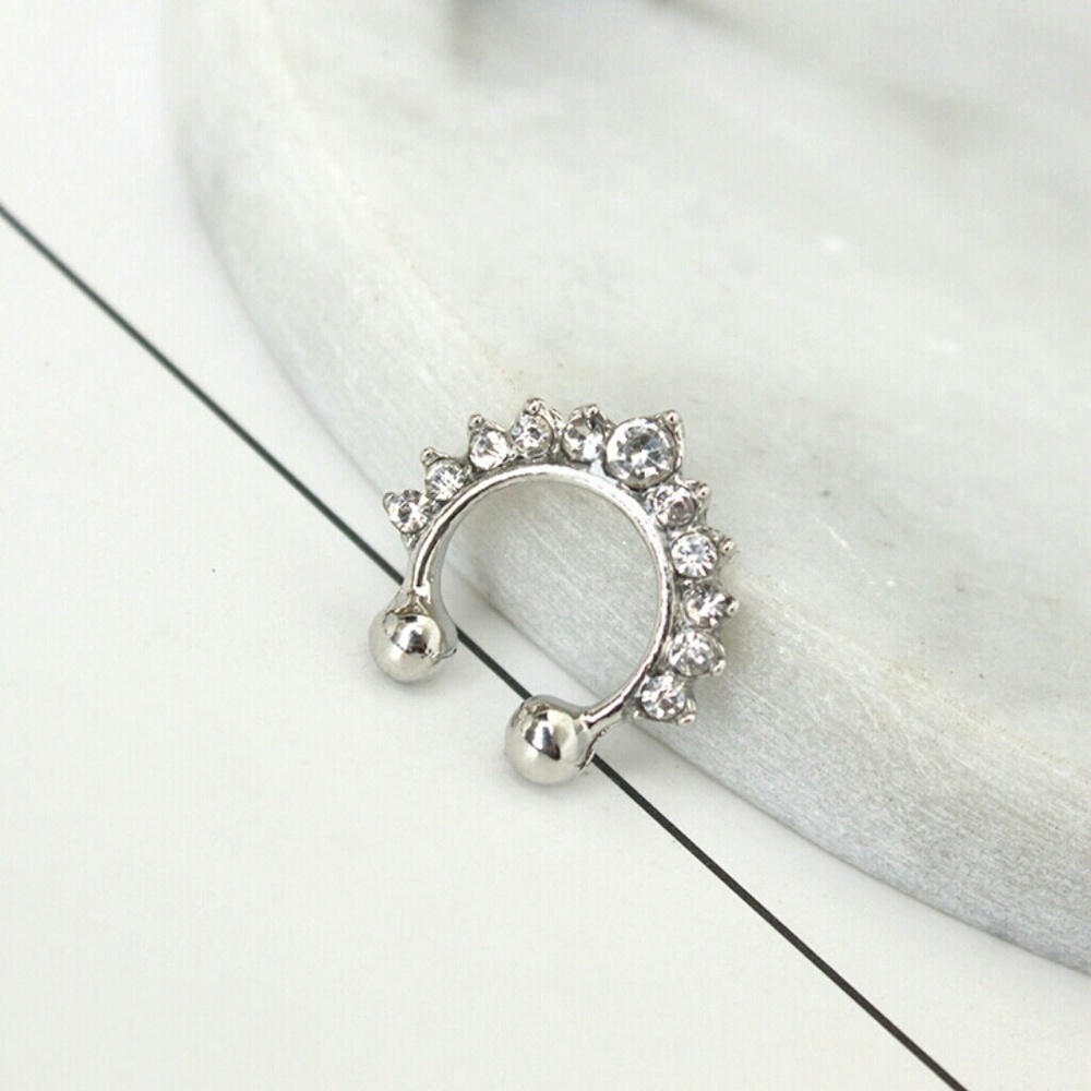 💥Flash Sale💥Silver Crystal Faux Septum Ring