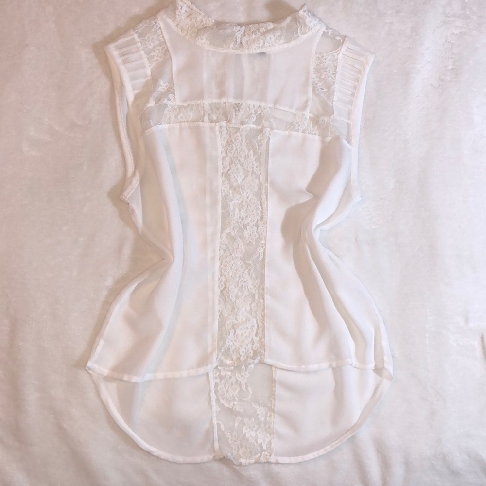 ❌ 5/$20 White see-through flowing shirt