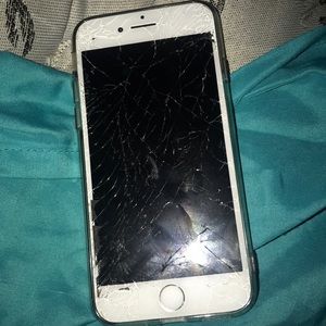iPhone 7 cracked