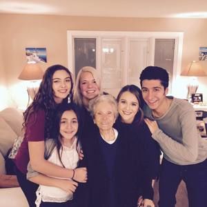 Meet your Posher, Danielle