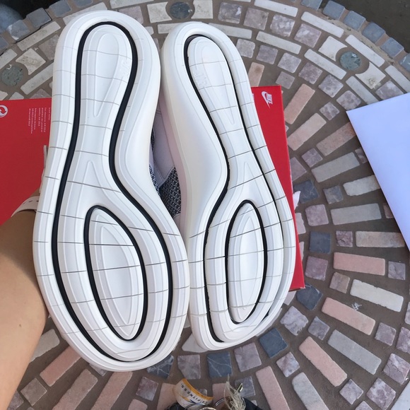 NIKE WOMENS AUTHENTIC FLYKNIT Sz 8 New - Picture 4 of 7