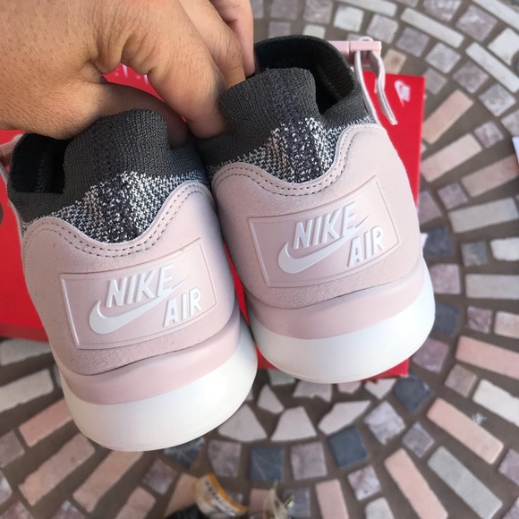 NIKE WOMENS AUTHENTIC FLYKNIT Sz 8 New - Picture 6 of 7