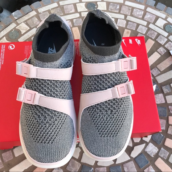 NIKE WOMENS AUTHENTIC FLYKNIT Sz 8 New - Picture 2 of 7