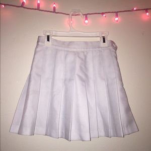 American apparel white pleaded skirt