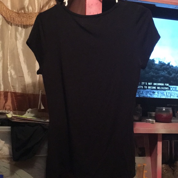 Black T with two strings tight in the front - Picture 2 of 2